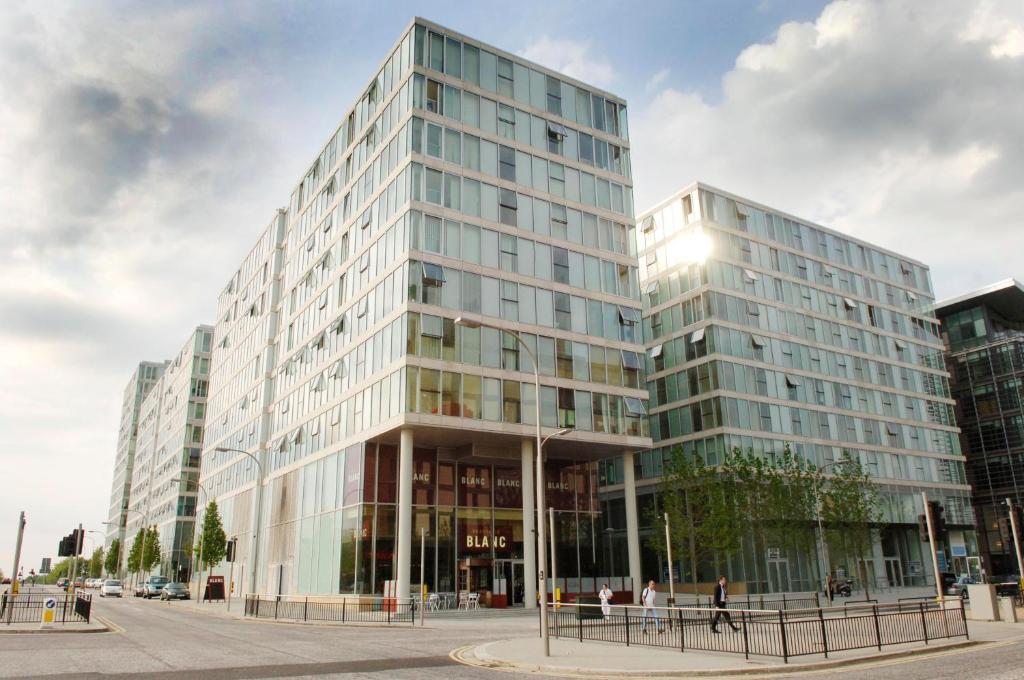 City Stay Apartments - Hub Milton Keynes Dış mekan fotoğraf