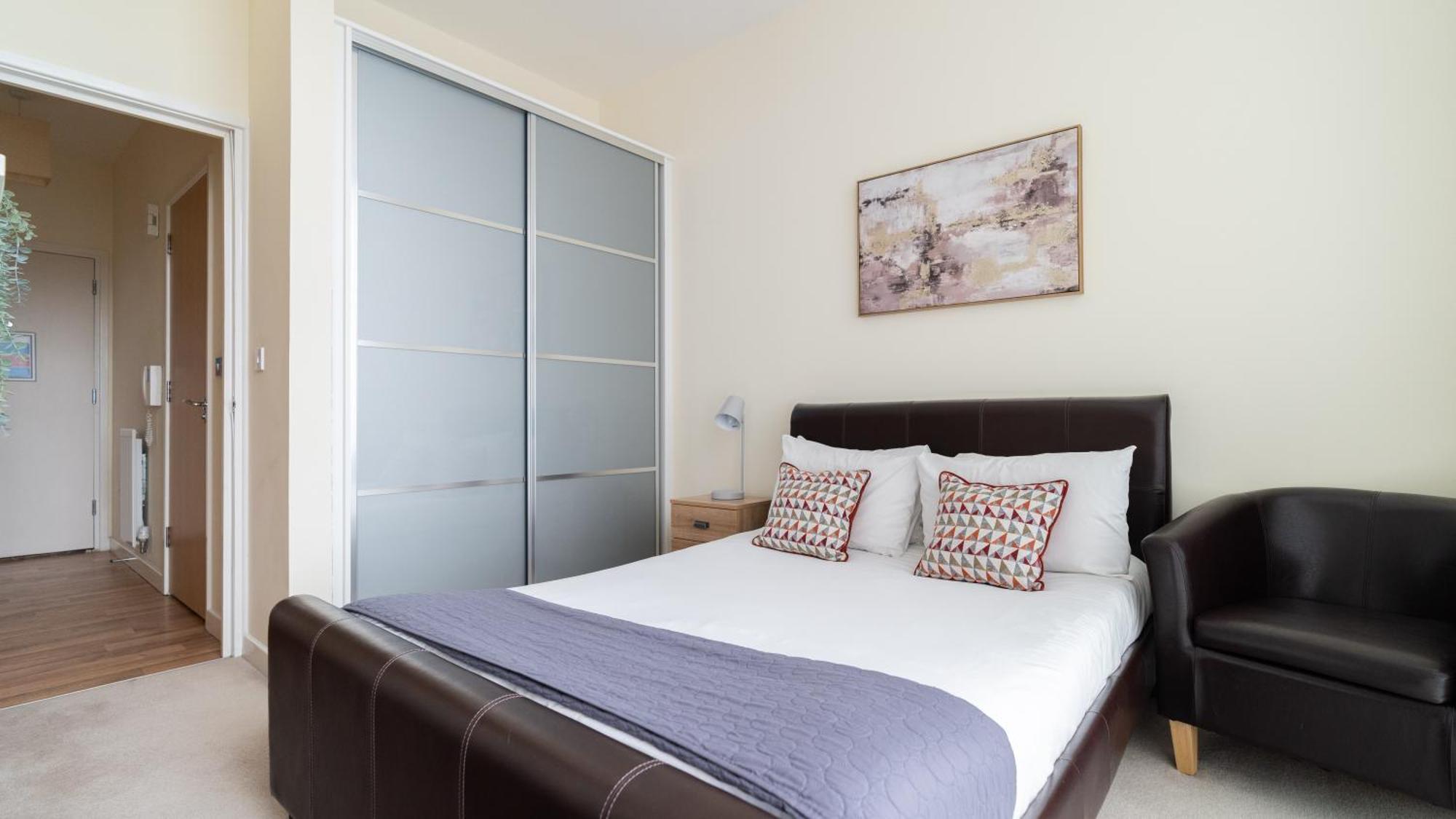City Stay Apartments - Hub Milton Keynes Dış mekan fotoğraf